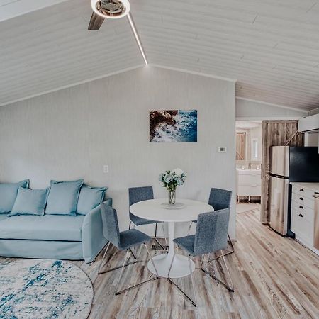 Modern & Cozy Stand-Alone Apartment - Perfect Stay Painted Post Exterior foto